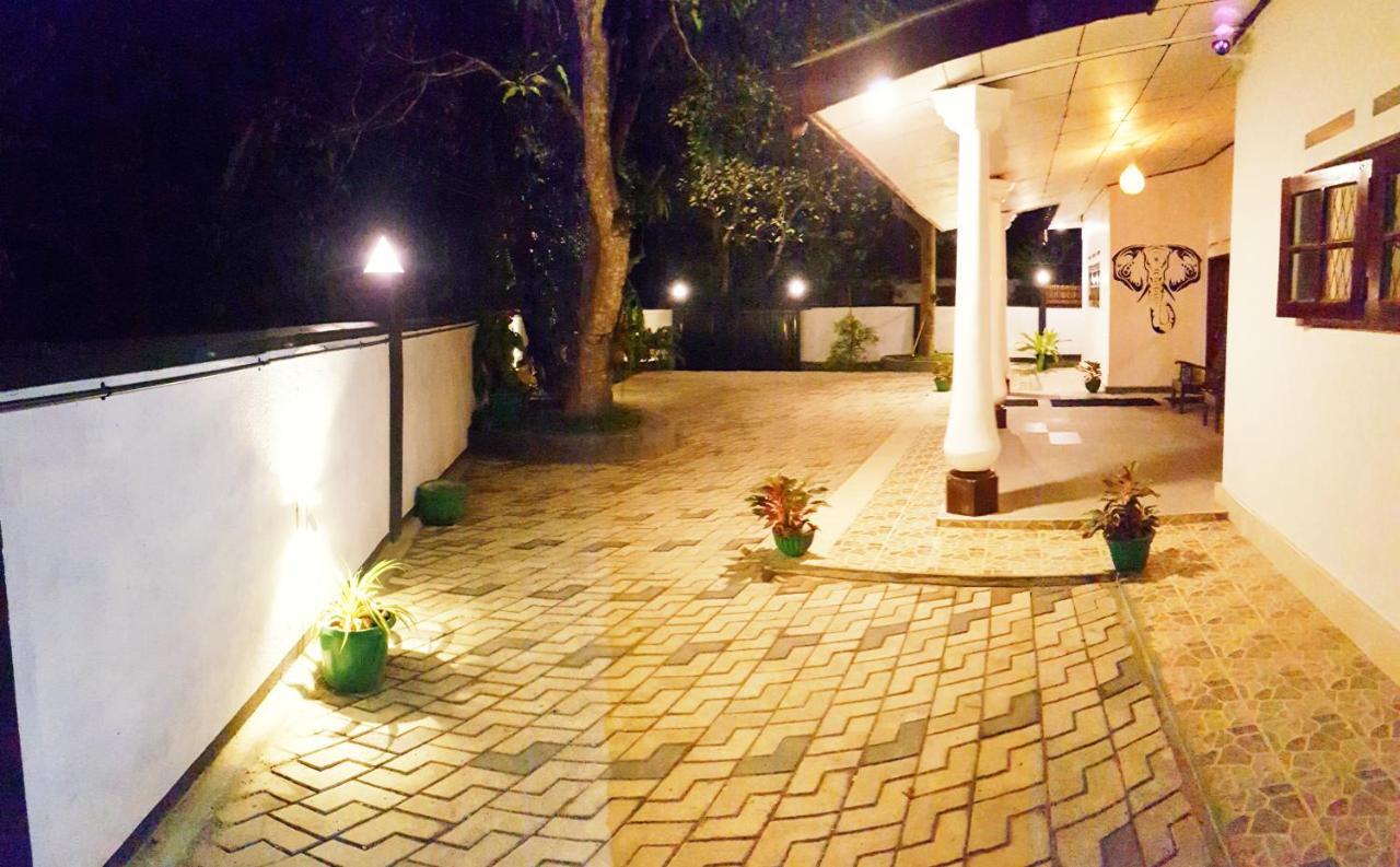 The Village Home Dikwella Exterior foto